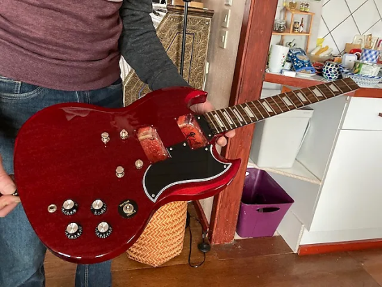 Epiphone G-400